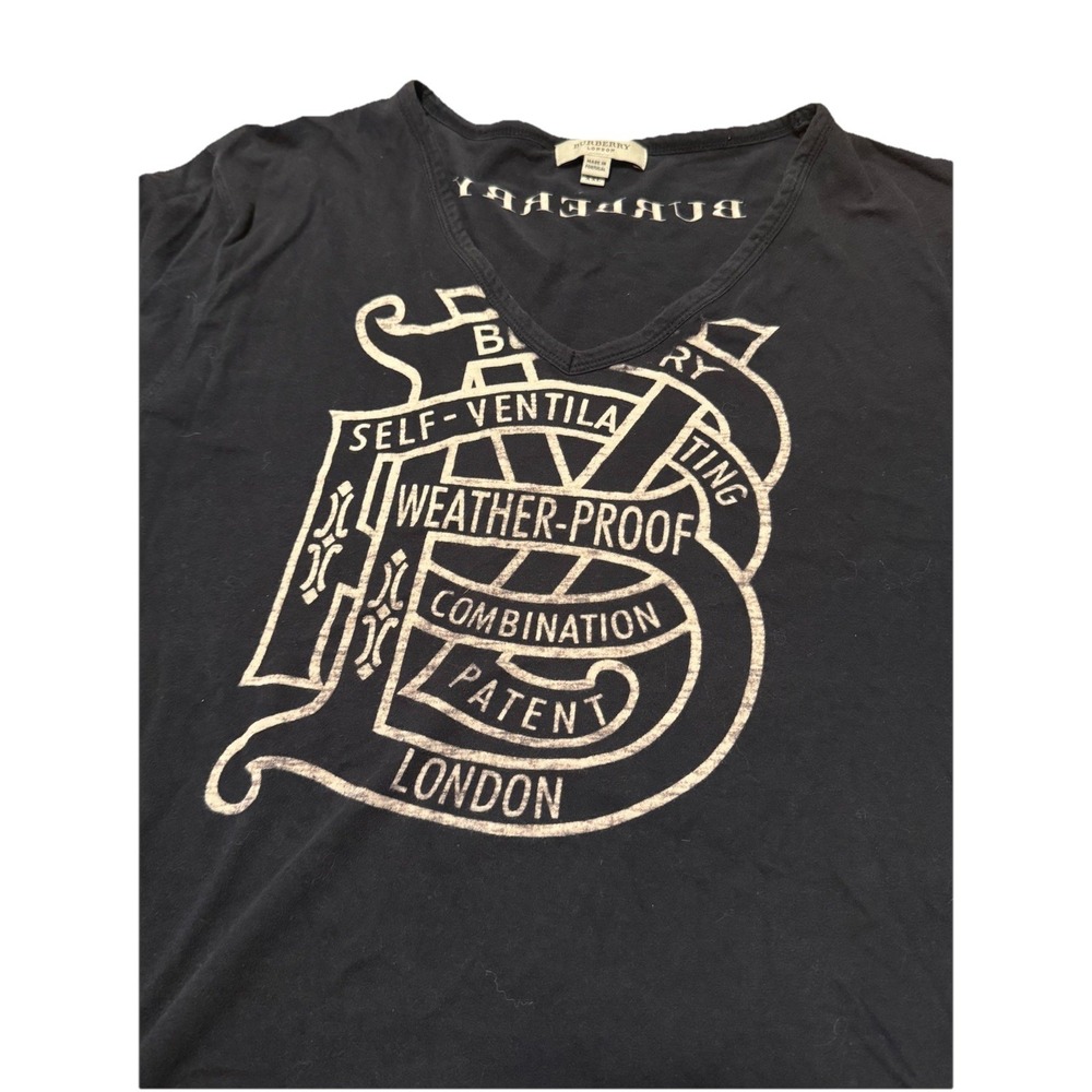 Burberry London T-Shirt Short Sleeve Size  XXL Graphic V Neck Soft Back Hit